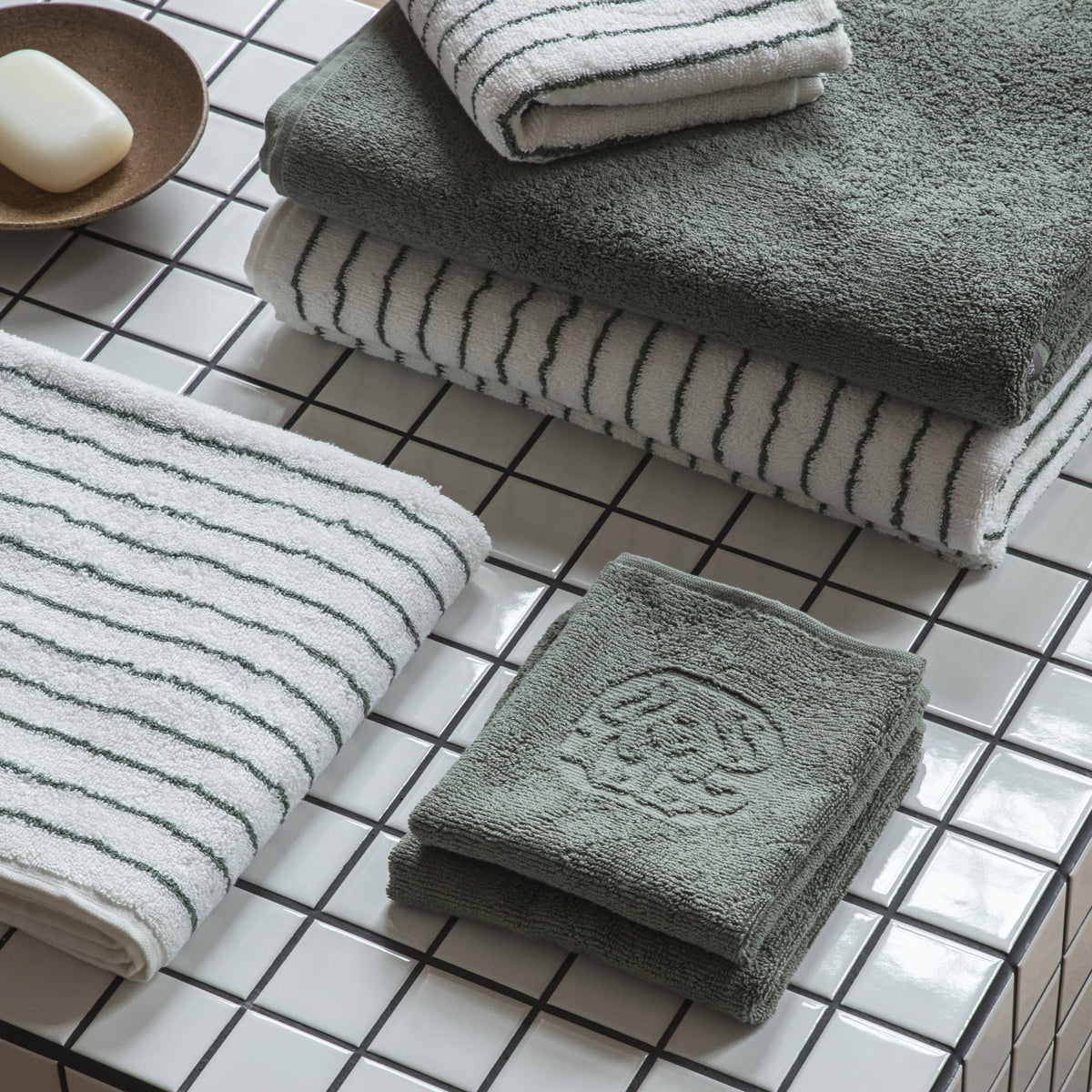 ESSENTIAL STRIPE