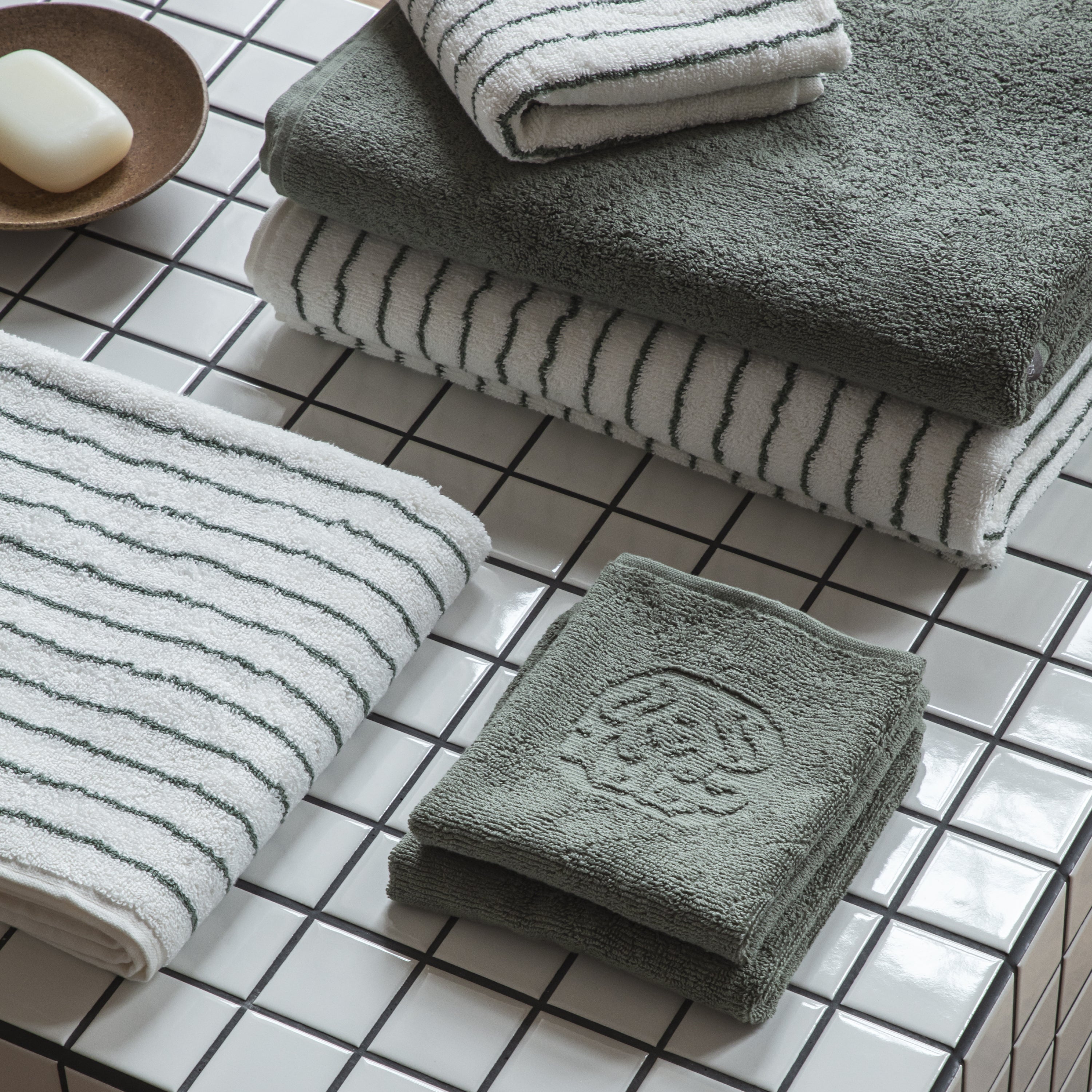 ESSENTIAL STRIPE